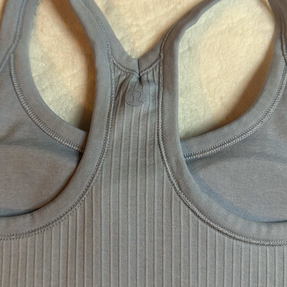 SOLD🌸Lululemon Ebb To Street Tank Size 2 - Picture 4 of 7